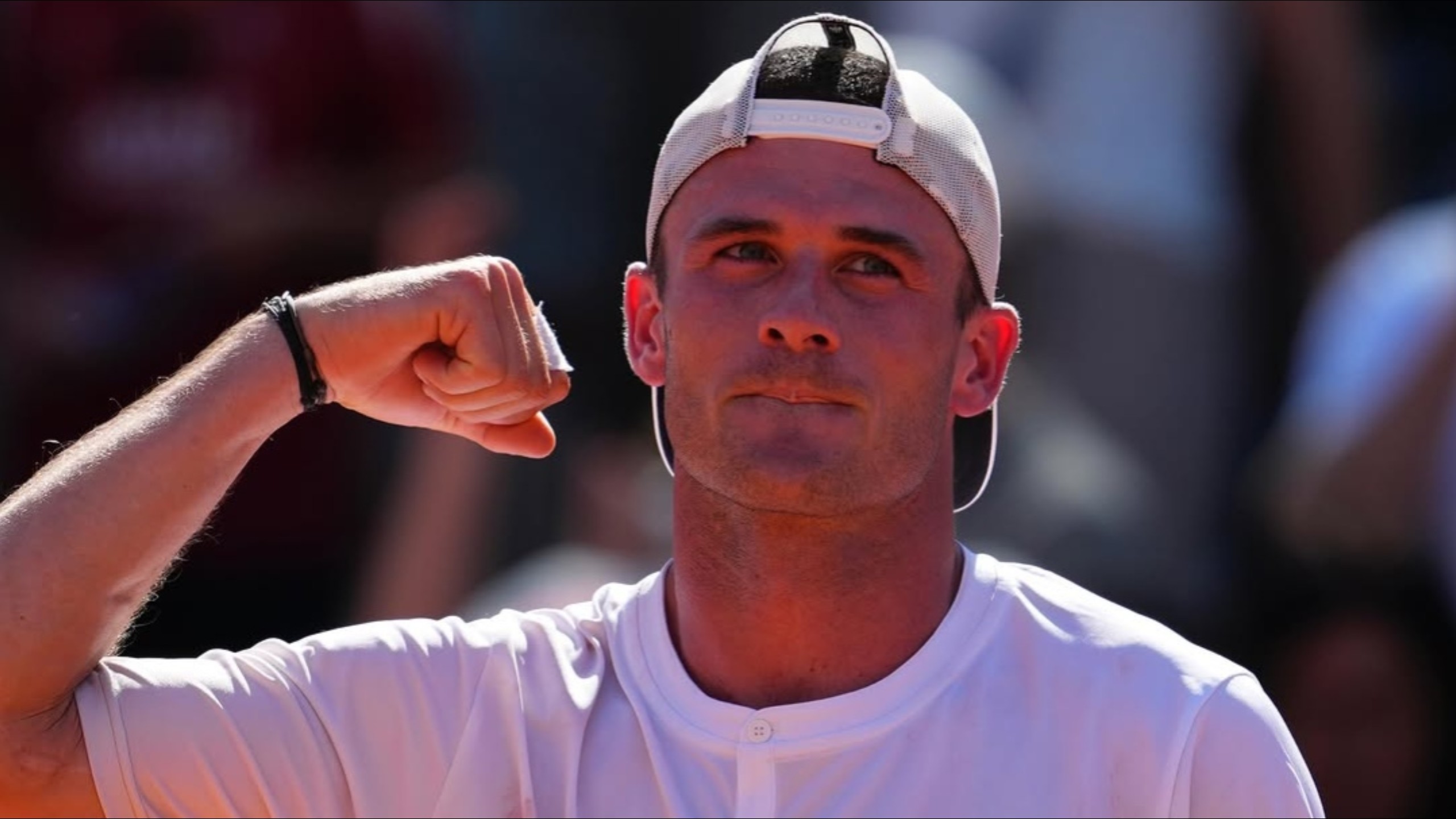 运动员需在 运动员需在